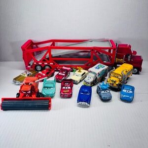 Mattel Disney Cars Mack #95 Plastic Hauler Transporter 17" + 12 Die-Cast Cars